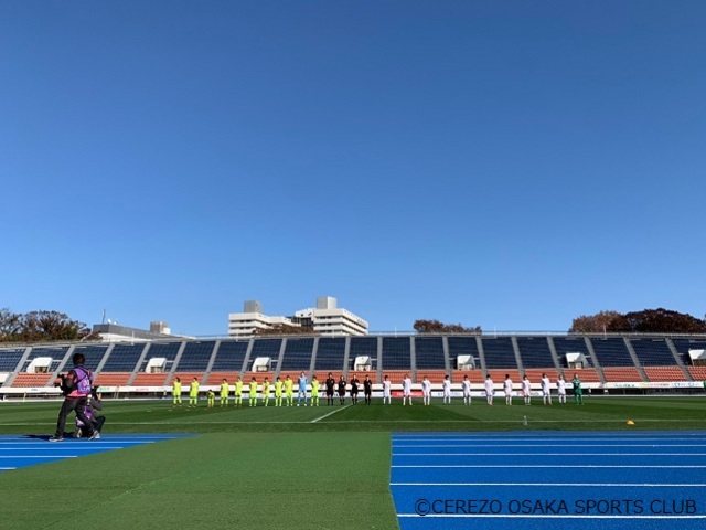なでしこリーグ1部 第18節 ジェフＬ戦｜今季リーグ最終戦、選手が整列