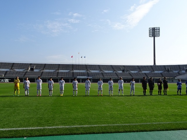 皇后杯 3回戦 ちふれ戦｜ピッチに整列