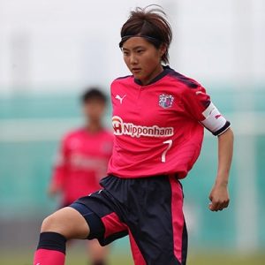 なでしこ2部 第1節 ニッパツ横浜FCシーガルズ戦｜ボランチとして活躍、林穂之香選手