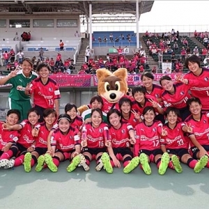 なでしこリーグカップ2部第3節 FC吉備国際大学Charme戦｜ロビーが応援に
