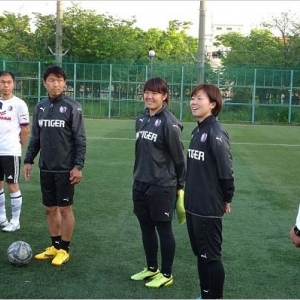 レディース：福永絵梨香＆松原志歩選手のスクールコーチお仕事風景