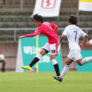 なでしこリーグ 第10節 F日体大戦｜宝田沙織選手がシュート