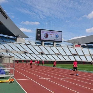 なでしこリーグ 第14節 Aハリマ戦｜開場を待つヤンマースタジアム長居